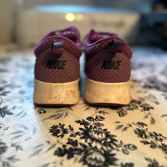 Nike Shoes Women's 8 Air Max Thea Premium Sneakers 616723-500 Purple - Picture 2 of 6